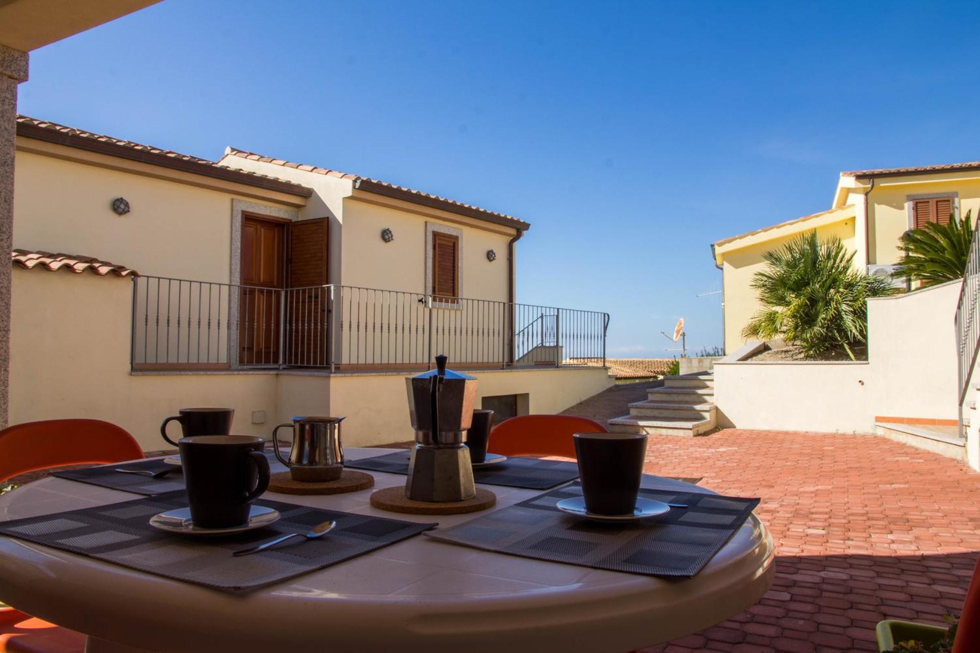Gf Apartments Li Seddi Badesi Exterior photo