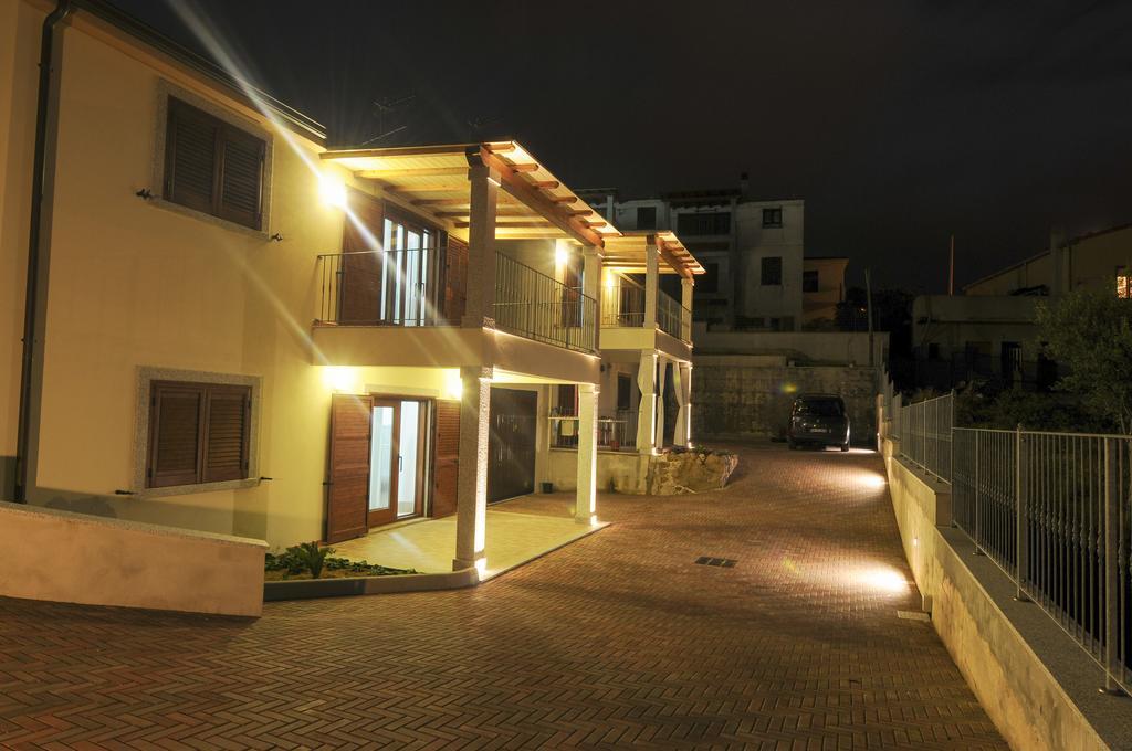 Gf Apartments Li Seddi Badesi Exterior photo
