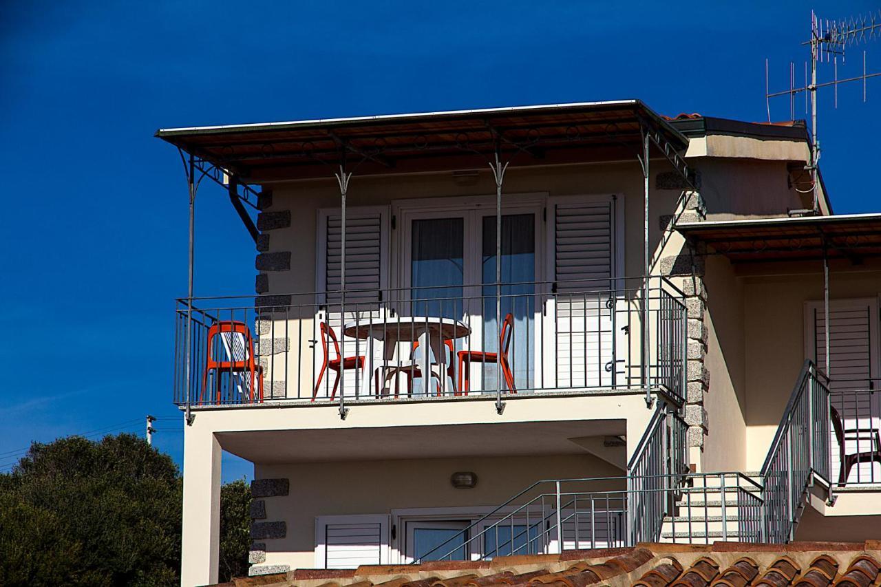 Gf Apartments Li Seddi Badesi Exterior photo