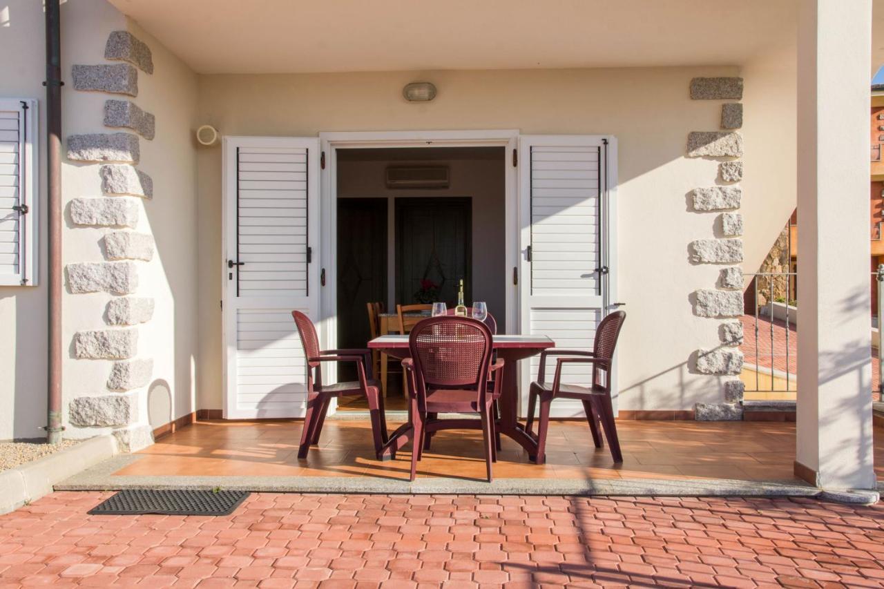 Gf Apartments Li Seddi Badesi Exterior photo