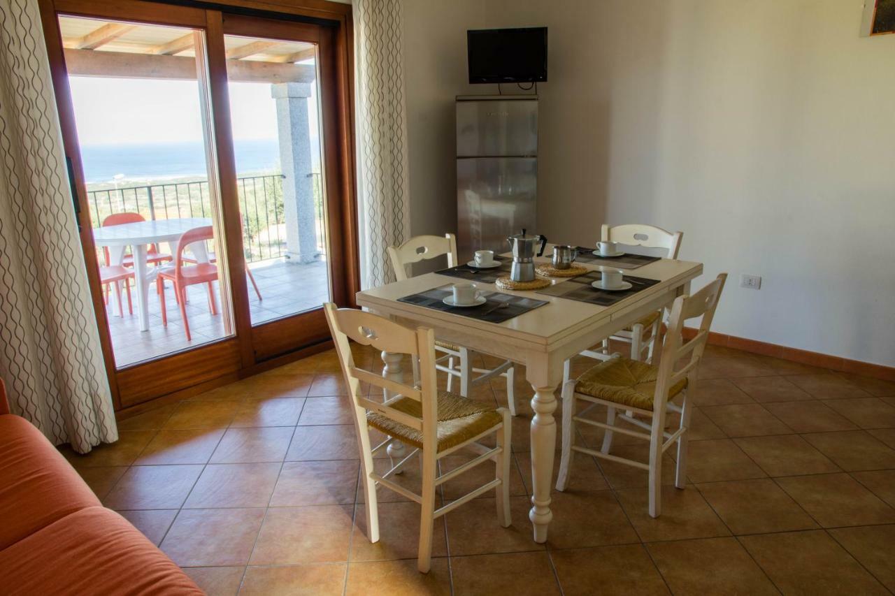 Gf Apartments Li Seddi Badesi Exterior photo